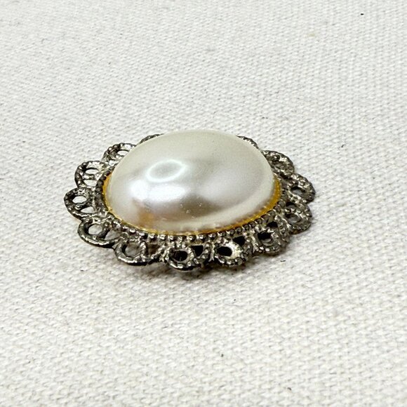 Vintage Filigree Brooch Classic Style‎ Imitation Pearl Gold Tone Retro - Picture 5 of 9